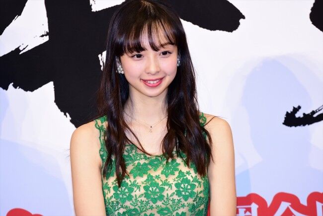 『華村あすか』「エルピス」で注目の23歳が最新写真集発売