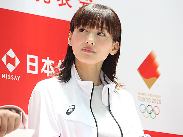 【結果】綾瀬はるかの最新写真集、初登場8位に！だが、微妙wwwww