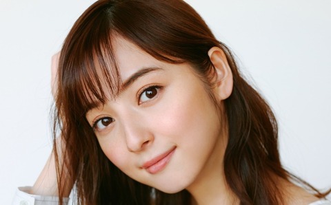 【感嘆！】佐々木希、小顔すぎる美貌にファン魅了！…圧倒的な美