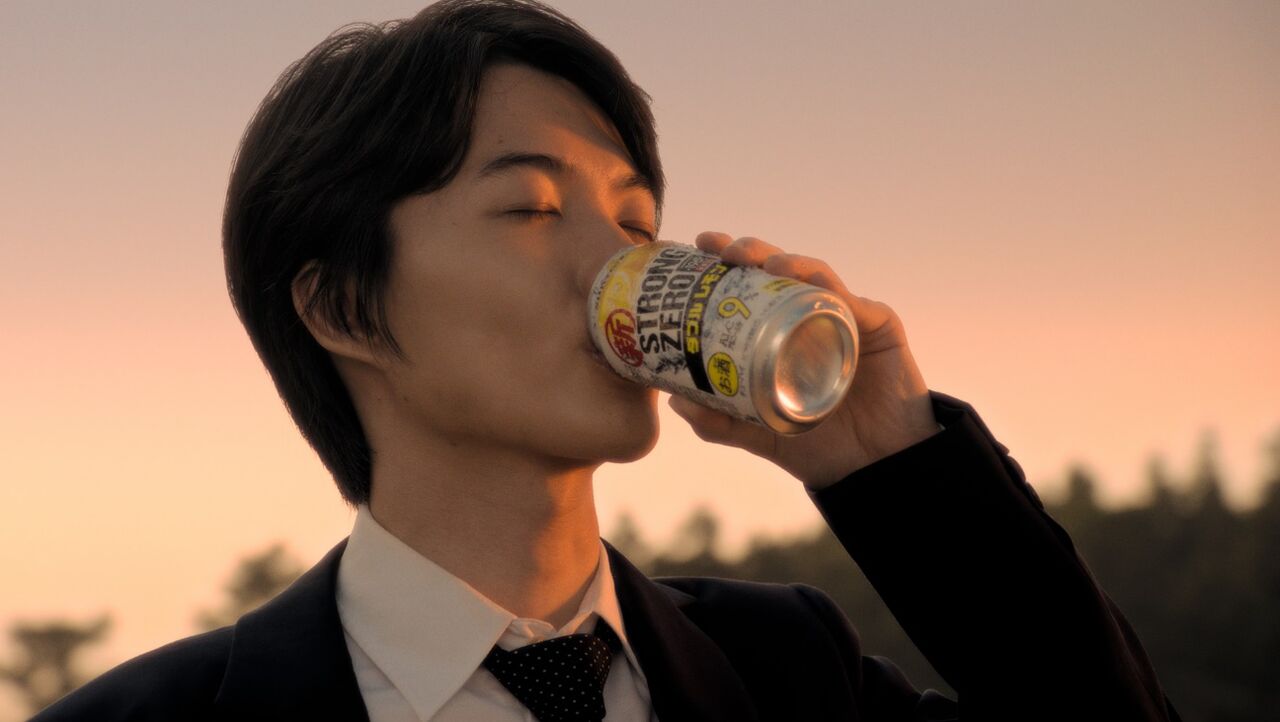 【飲酒】「飲み会」よりも経済的！でも、健康リスクはあるかも？