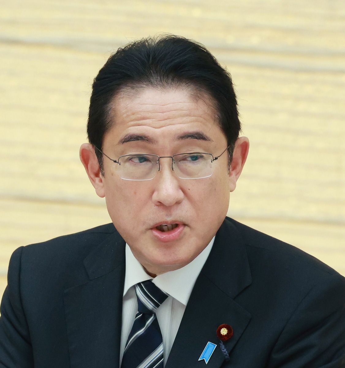 【朝日】世論調査…「首相早く辞めて」58%…今回も色々ありすぎて、当然か