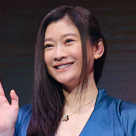 【変身】えぇぇぇ！篠原涼子「黒歴史」ではなかった、まさに修行 www