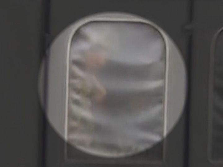 【挑発？】訓練再開に賛否の声,中指立てるような仕草も！