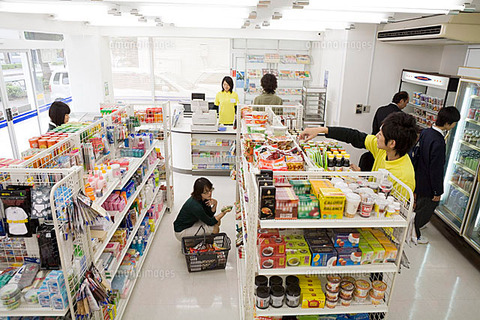 【衝撃】65歳男、コンビニでの露骨な行為で逮捕…なんだかな…　
