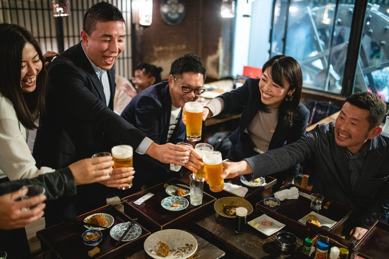 【年末】忘年会・地獄の一発芸！気の重いお酌、さあどうしよう？