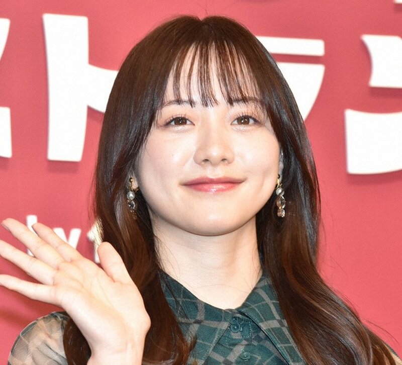 【美姿】いいねいいね…森香澄アナが魅せるミニ丈のツーピースセットアップ！