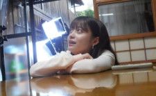 【批判】橋本環奈を閉店まで飲み会呼び出し、映画監督の投稿が炎上