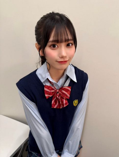 【露見】怖っ！もはや日本に安全はないwwアイドルのサングラスに男の影！