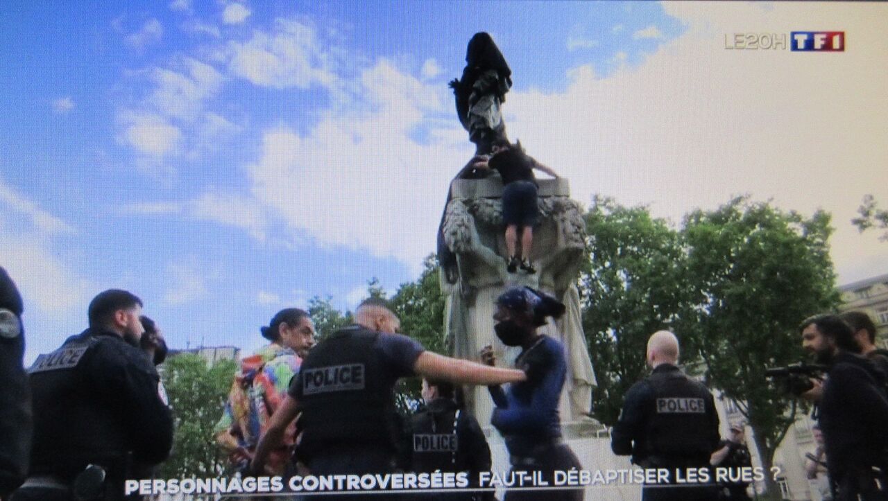 フランス 忌まわしき歴史の痕跡を消そう ソワレが要らないフランス暮らし フランス 忌まわしき歴史の痕跡を消そう ソワレが要らないフランス暮らし