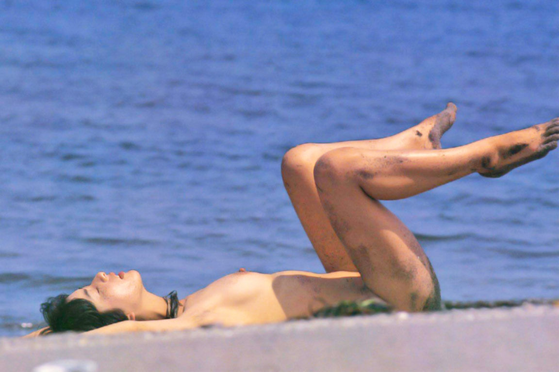 女 優 関 根 恵 子 の 若 い 時 の ヌ-ド 画 像.