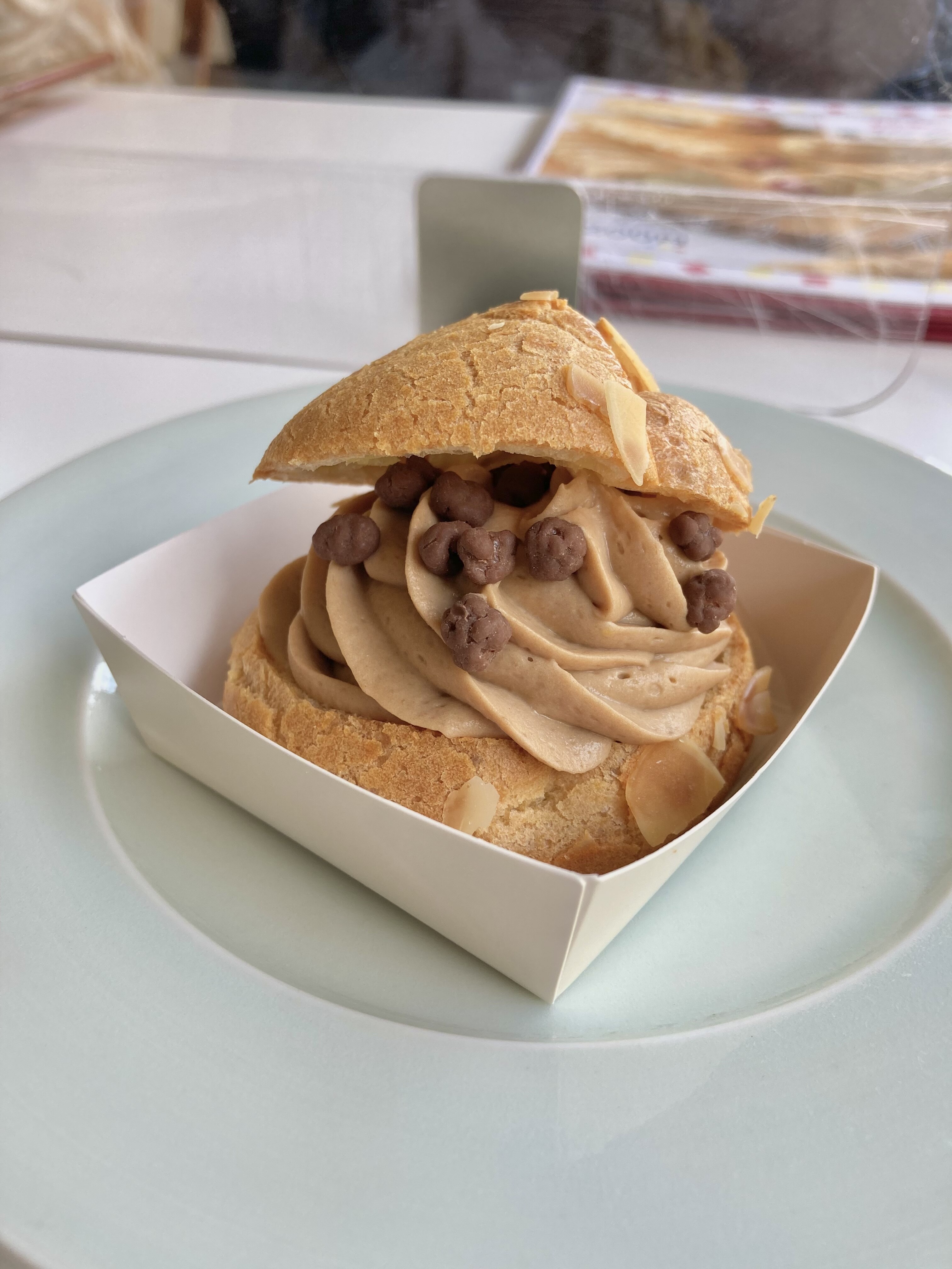 甘いヤツ 西三条店オリジナル シュークリームshop 六花亭 西三条店 六花亭西三条店 北海道 帯広市 十勝 帯広 シュークリーム シュクレー マロン プラリネ チョコパイ さくら Trunk Diary