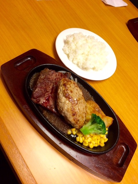 北海道のステーキ宮は肉の焼き加減も甘いし 鉄皿の加熱も弱いから宮のたれの火の通りが良くないね Trunk Diary 北海道のステーキ宮は肉の焼き加減も甘いし 鉄皿の加熱も弱いから宮のたれの火の通りが良くないね Trunk Diary