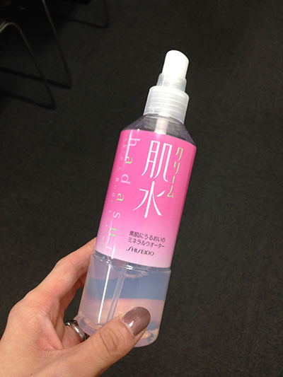 肌水男子は誰？