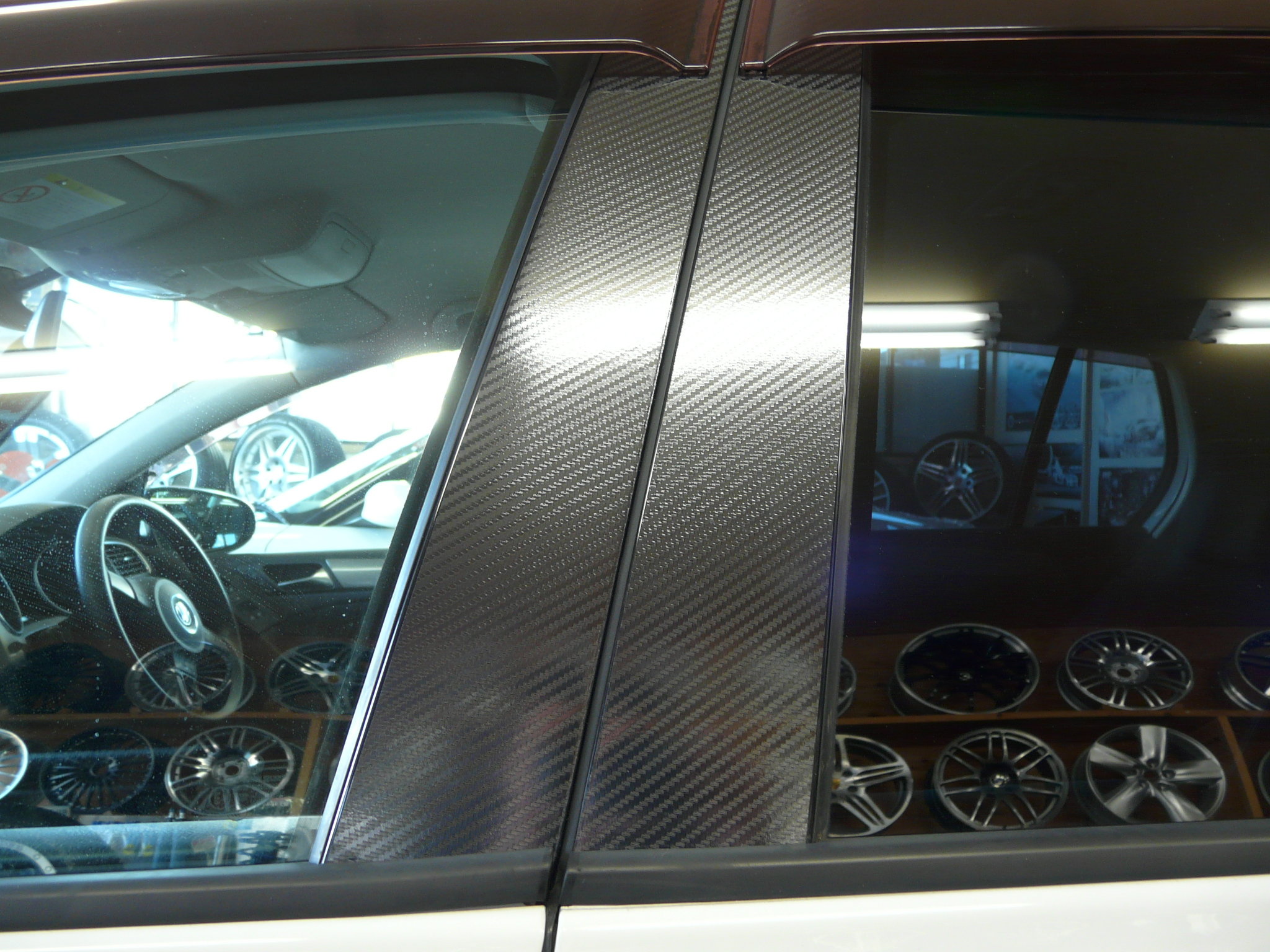 Vwゴルフ6 カーボンシート貼り付け 輸入車販売修理のトラストオート