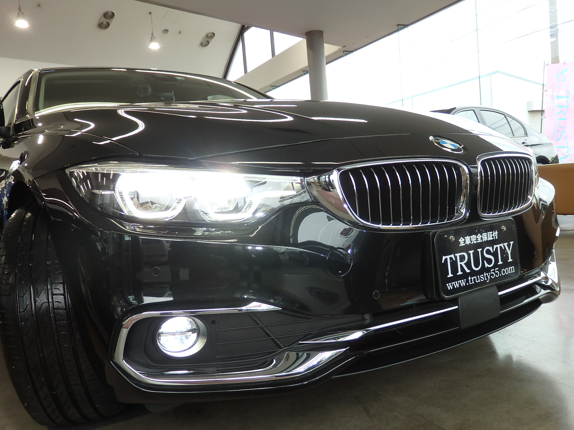 Bmw専門店trusty展示車両第414弾 18年4iグランクーペ 人気のブラック アイボリーレザー 中古車評価4 5点の美車 Trustyブログ Bmw専門店trusty展示車両第414弾 18年4iグランクーペ 人気のブラック アイボリーレザー 中古車評価4 5点の美車 Trustyブログ