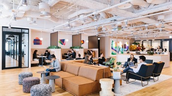 20180303_WeWork_Marunouchi_Kitaguchi_-_Common_Areas_-_Wide-1