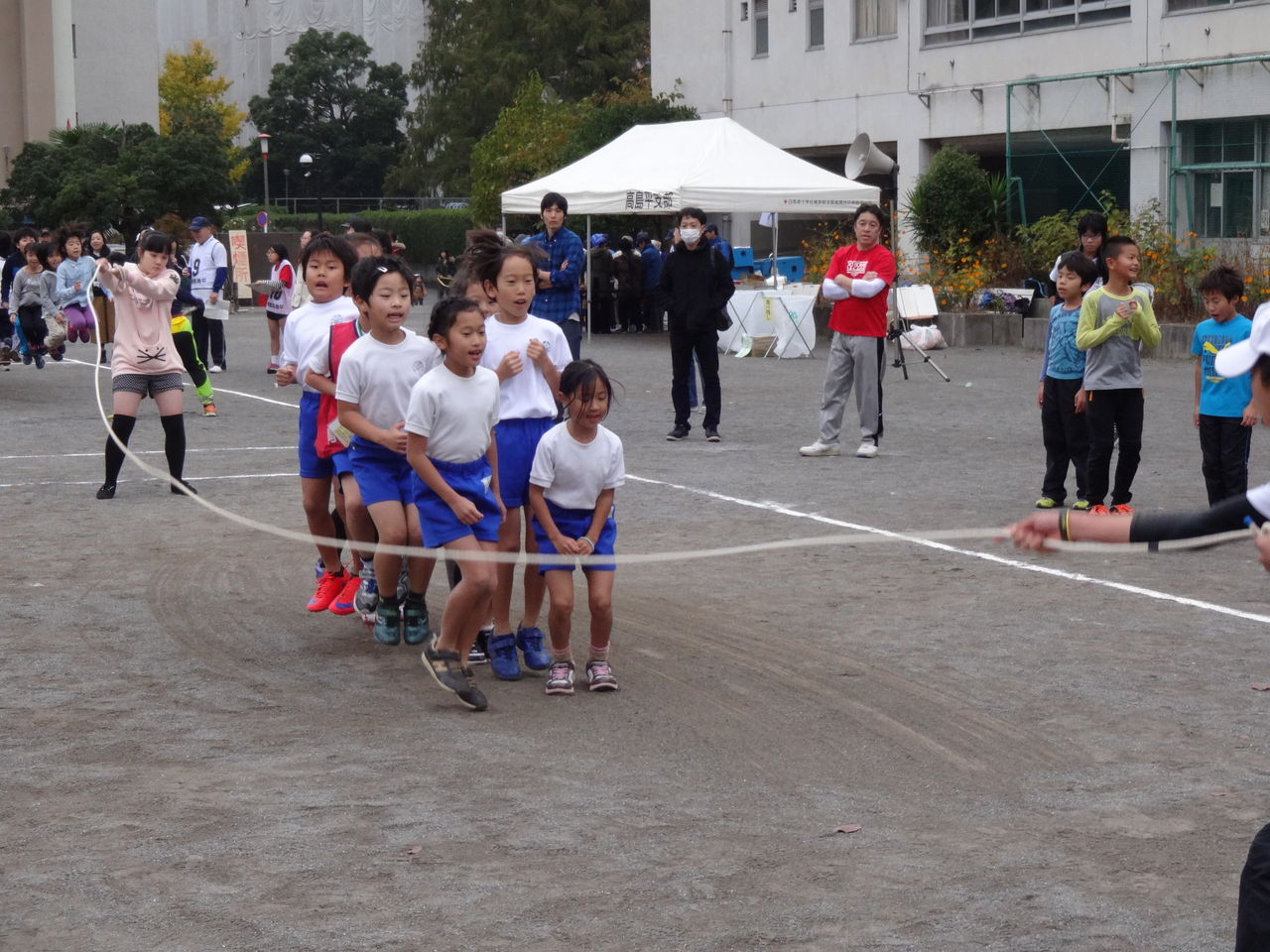大縄跳び大会が開催されました 青健高島平のblog
