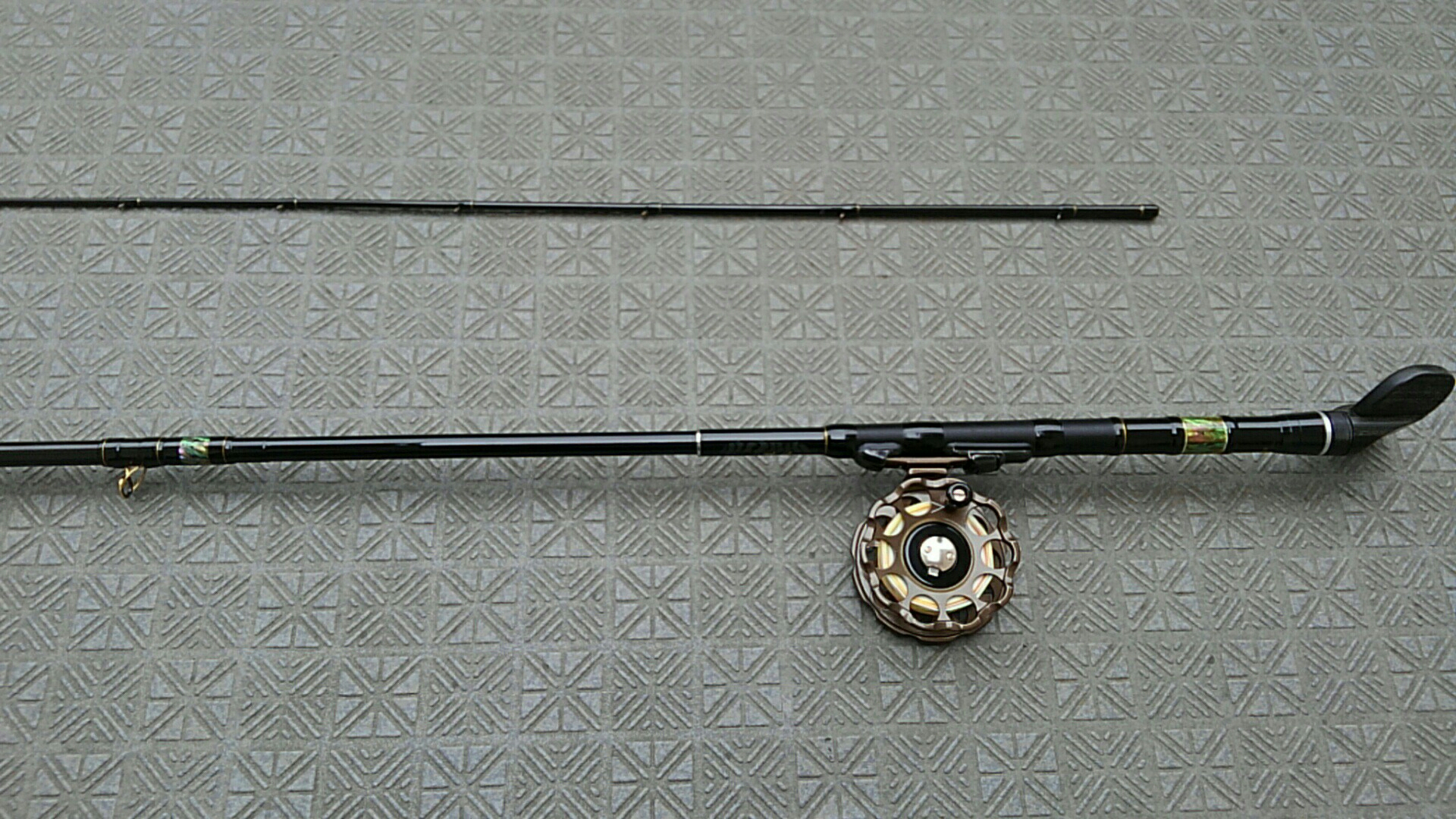 銘竿 流紋へち Zoomロッドにカスタムリメイク 釣行日記 東京湾 黒鯛ヘチ釣り 相模湾 マイボート沖釣り 銘竿 流紋へち Zoomロッドにカスタムリメイク 釣行日記 東京湾 黒鯛ヘチ釣り 相模湾 マイボート沖釣り