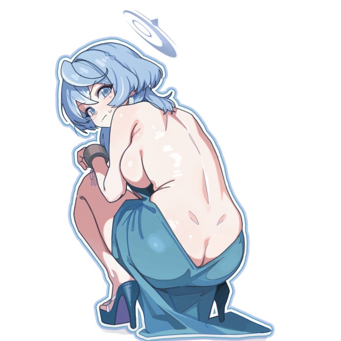 ほぼ裸じゃんって衣装wwwwwwwwwwwのトップ画像