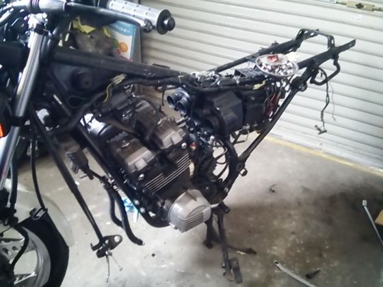CBX550F 通関書付き車両購入から現在の400F仕様まで : バイク CBX550F 通関書付き車両購入から現在の400F仕様まで : バイク