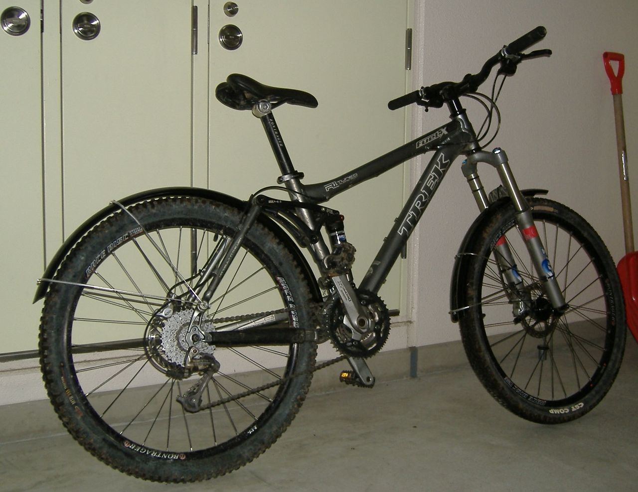 14年11月24日 月 Trekのフェンダー取り付け 私の週末日記