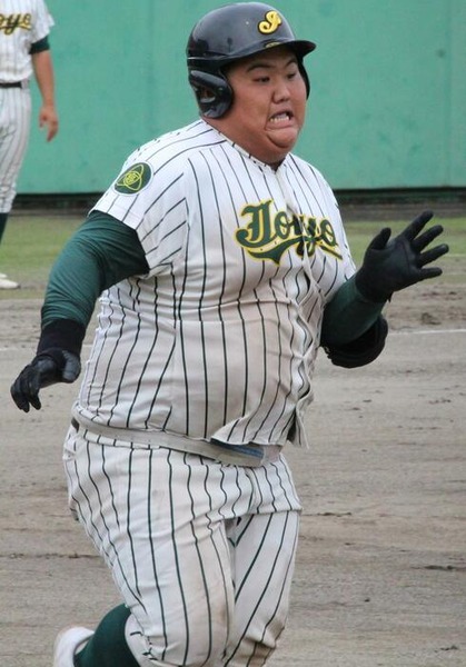 【朗報】高校野球界に恵体現る(想像の20倍)