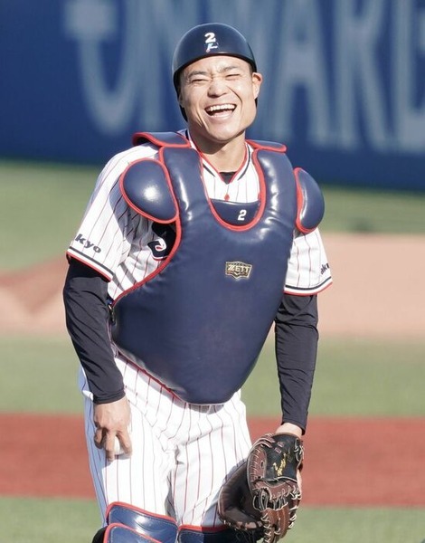 【GG賞】ヤクルト中村悠平、両リーグ最多票で2年連続3度目の受賞！