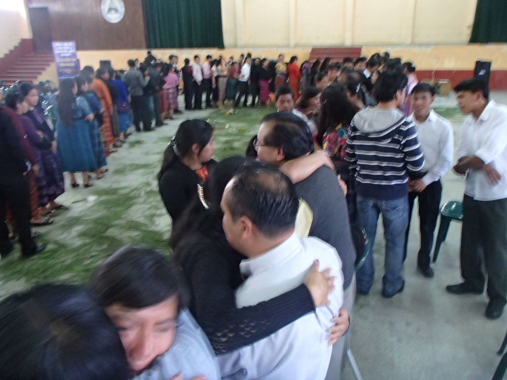 ハグの文化 人のぬくもり 先生 グアテマラへ行く