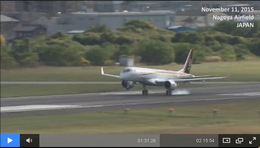 MRJ(三菱リージョナルジェット)の国産旅客機が初飛行に成功 着陸