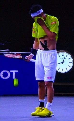 パリマスターズのシングルス3回戦で錦織圭途中棄権