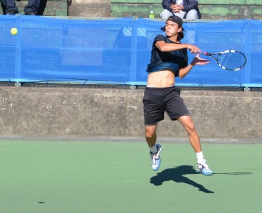 ダニエル太郎が準決勝へ 慶應チャレンジャー国際テニストー ナメントのシングルス準々決勝に勝利