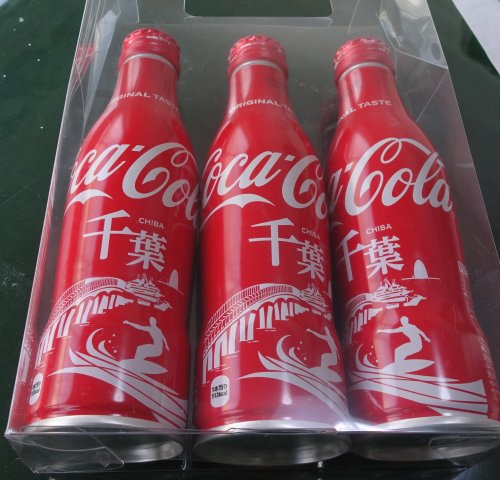 千葉デザインのアルミ缶のコカ・コーラ
