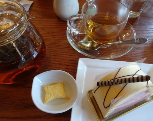 谷中のケーキ喫茶「がようし」のケーキセット