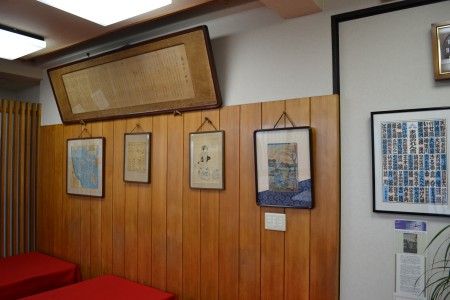長命寺の桜餅の売店の中