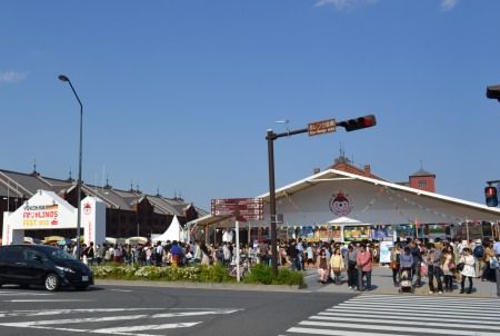 横浜赤レンガ倉庫 ドイツの春祭り「FRUHLINGS(フリューリングス)FEST(フェスト)」
