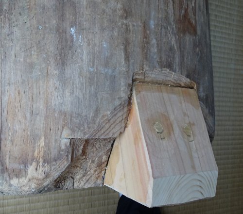 古い木の臼を修理しました。