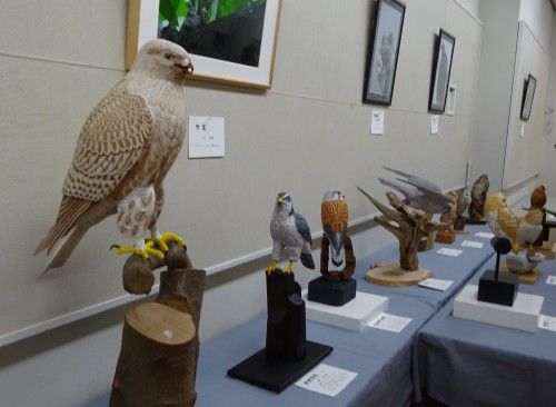 「野鳥に親しむ・バードカービング作品展2016」新宿御苑入り口のアートギャラリー