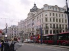 ロンドン名物の二階建てバス