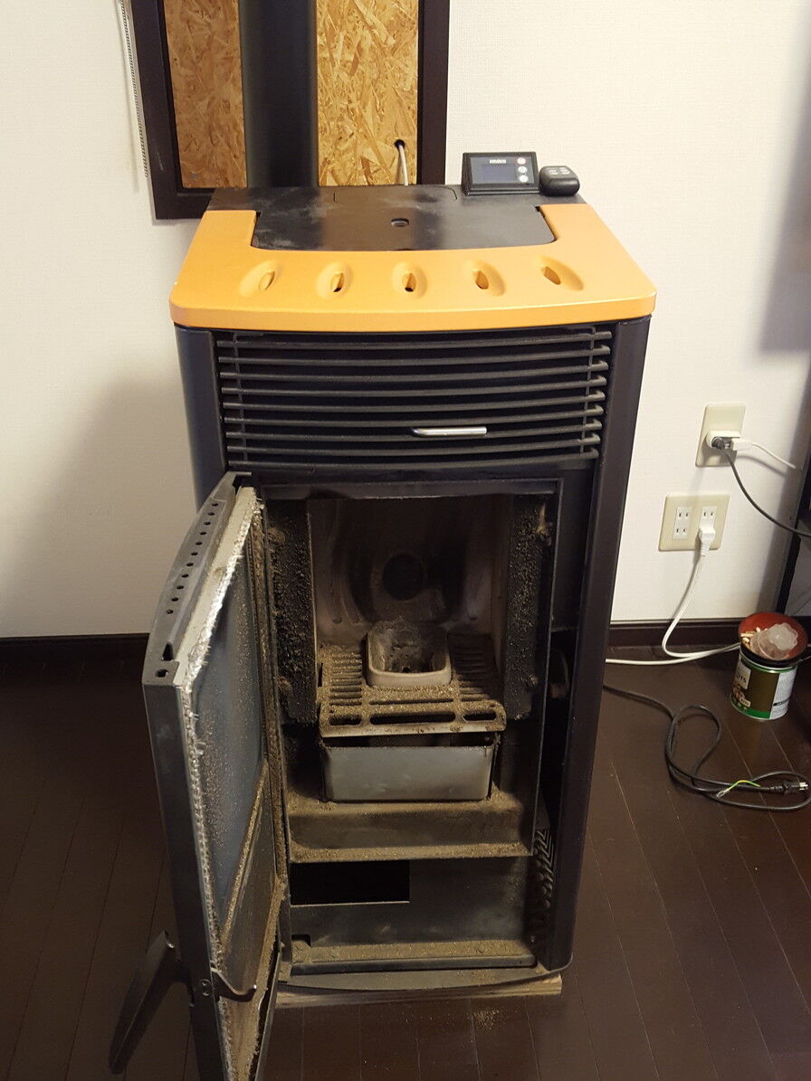 ペレットストーブの掃除 つぶ 2倶楽部