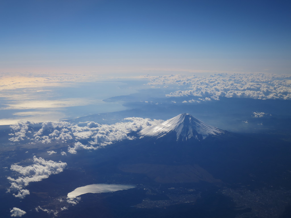 飛行機から見えた富士山の写真 成田 高松 春秋航空 津田千枝 ブログ