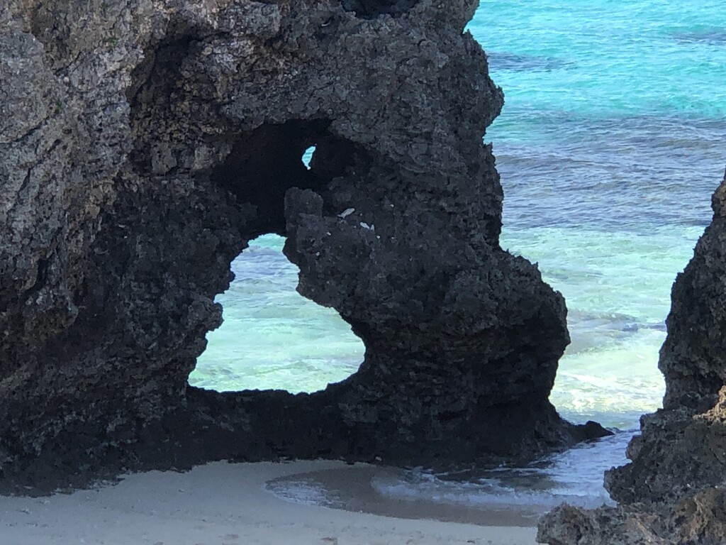 ハート岩 池間島 沖縄 津田千枝 ブログ ハート岩 池間島 沖縄 津田千枝 ブログ