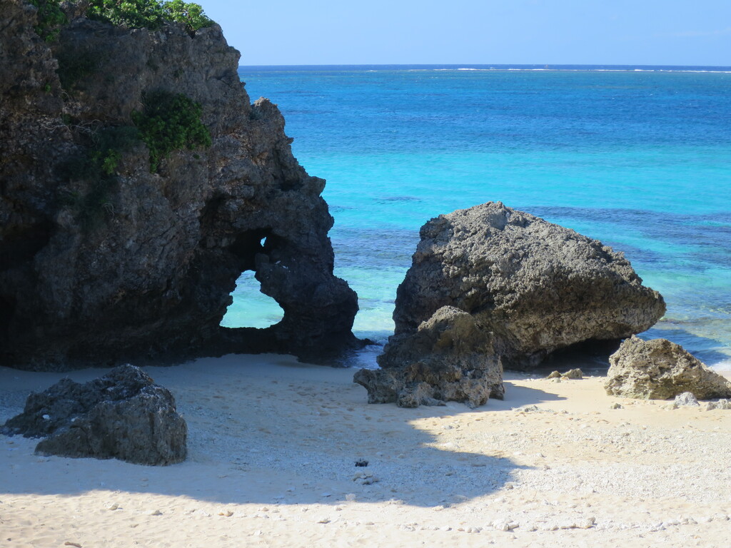 ハート岩＠池間島・沖縄 : Chie Stories by 津田千枝