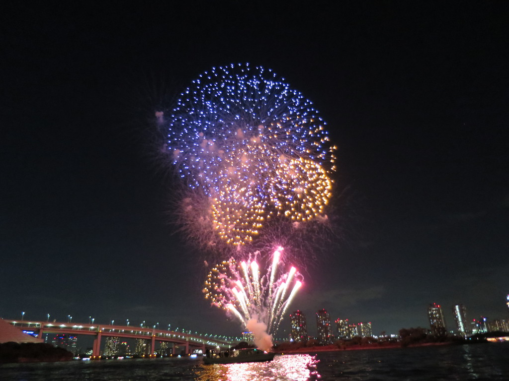 お台場レインボー花火16 レインボーブリッジライトアップ 東京 津田千枝 ブログ