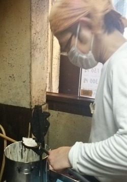 焼き手の姿