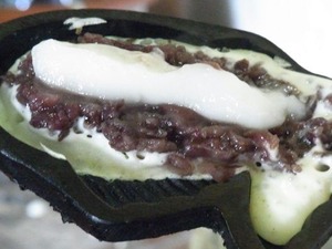 ハシに乗せた白玉