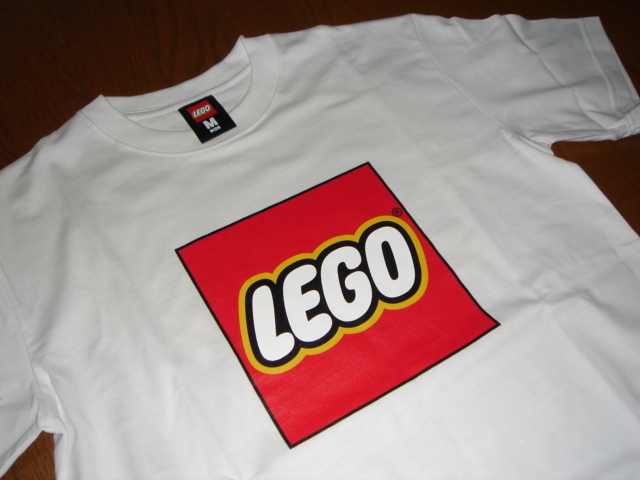 服 レゴtシャツ 飾り窓の憂鬱