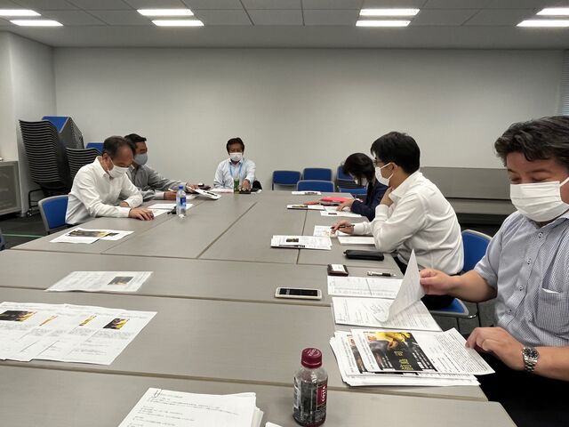 写真4 委員会打ち合わせ