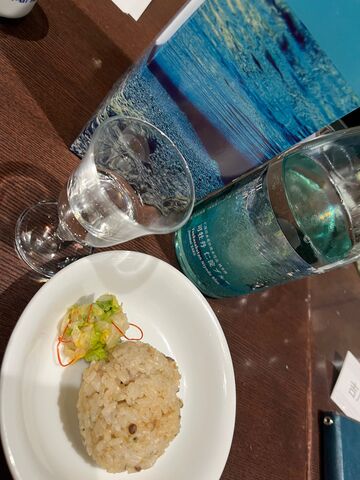写真18 仁淀ブルーと鮎にぎり飯