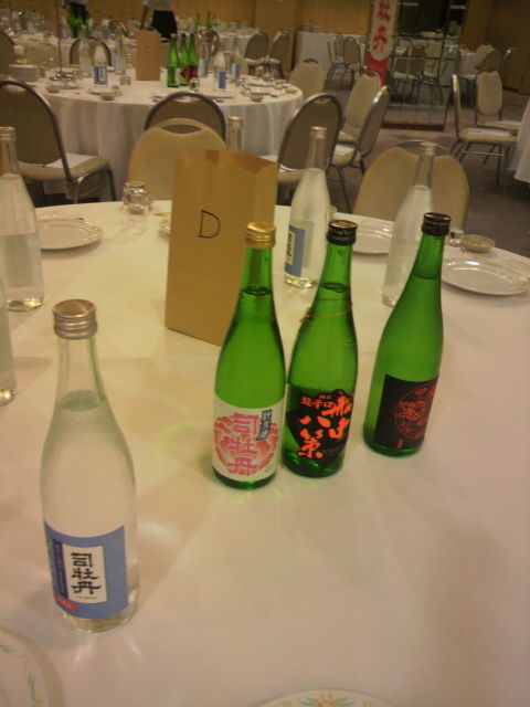 オンテーブルの酒