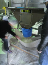 2011.2.9蒸米取り